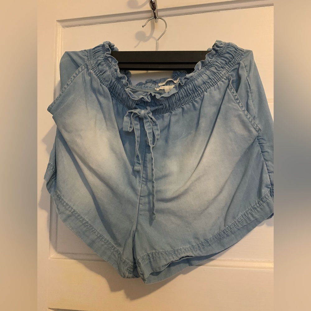 Women’s high waisted shorts with tie